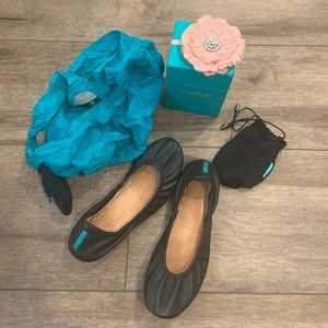 Tieks Matte Black size 6 flats